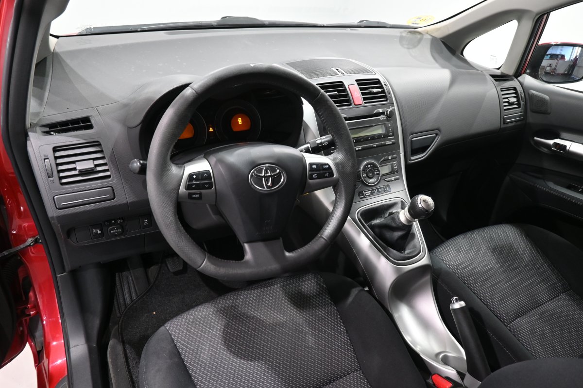 Foto Toyota Auris 9