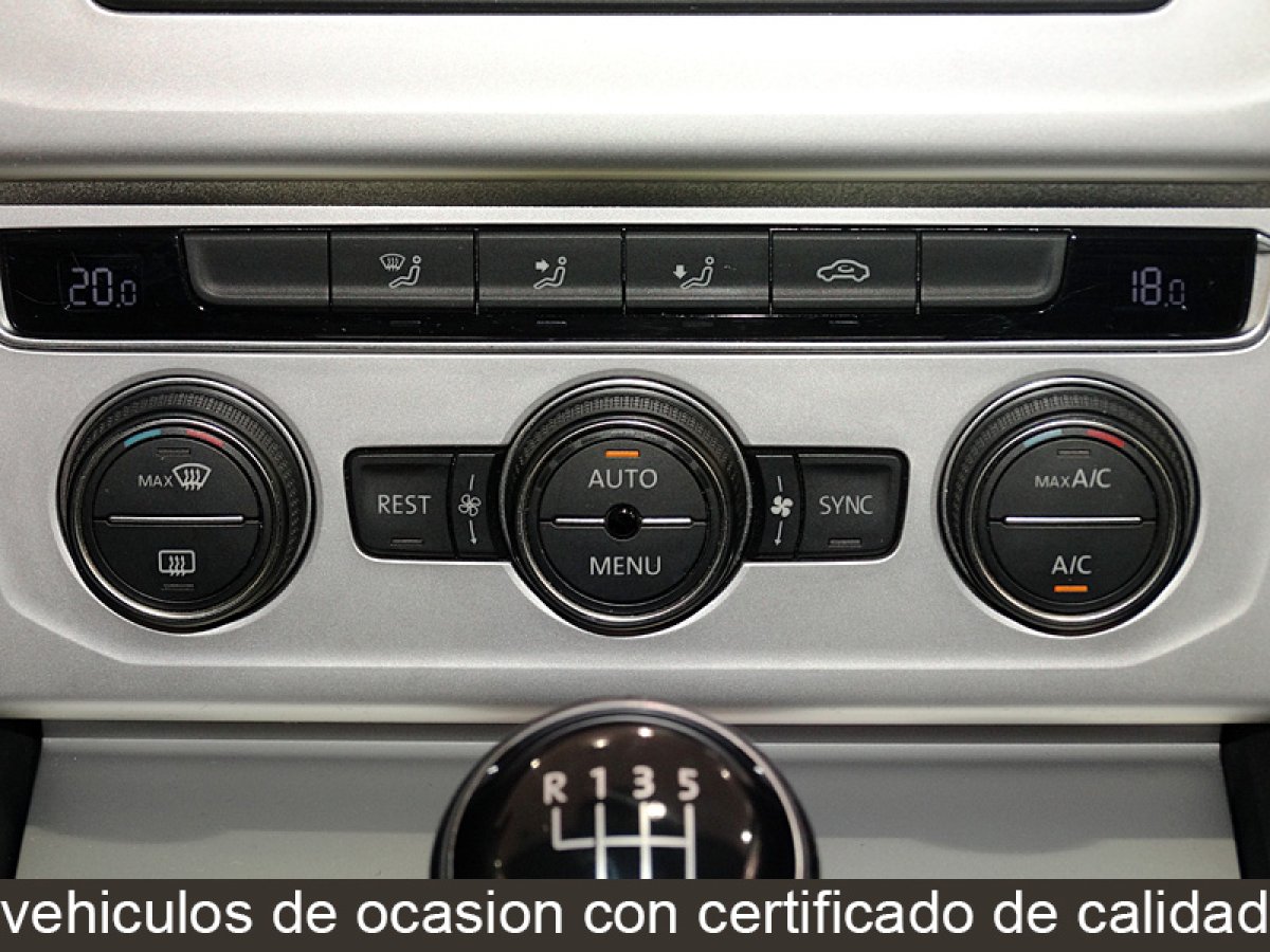 Foto Volkswagen Passat 23