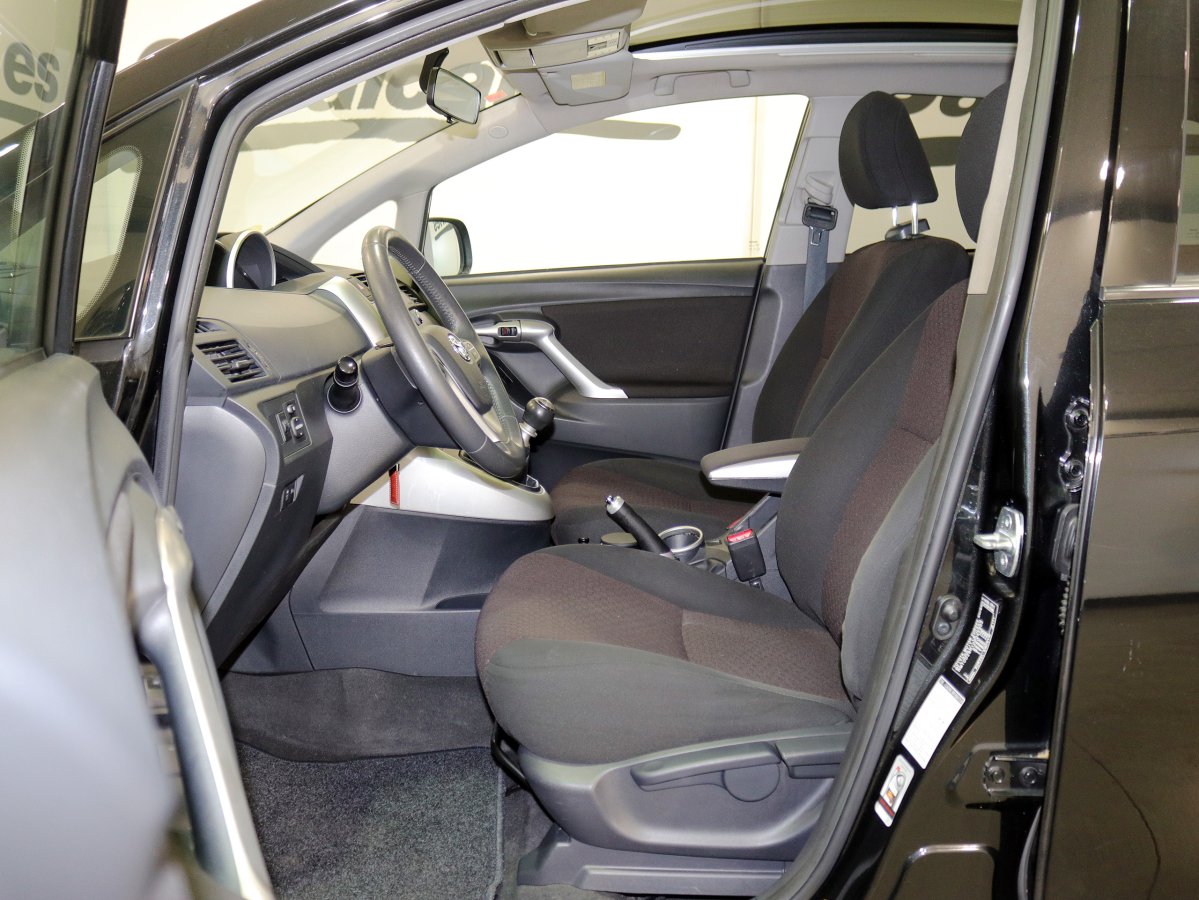 Foto Toyota Verso 13