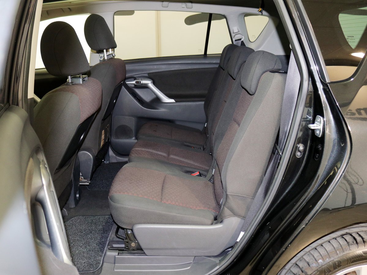 Foto Toyota Verso 14