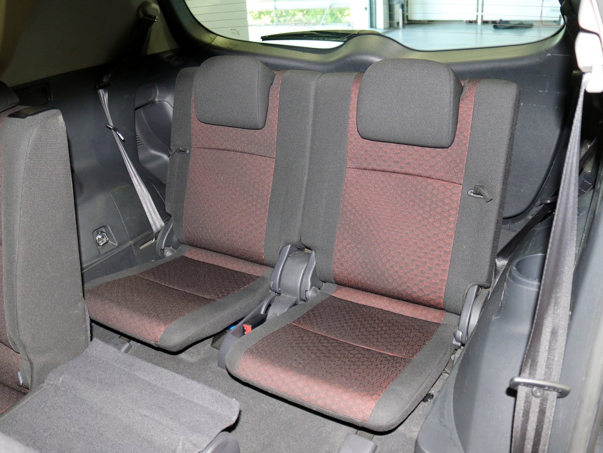 Foto Toyota Verso 15