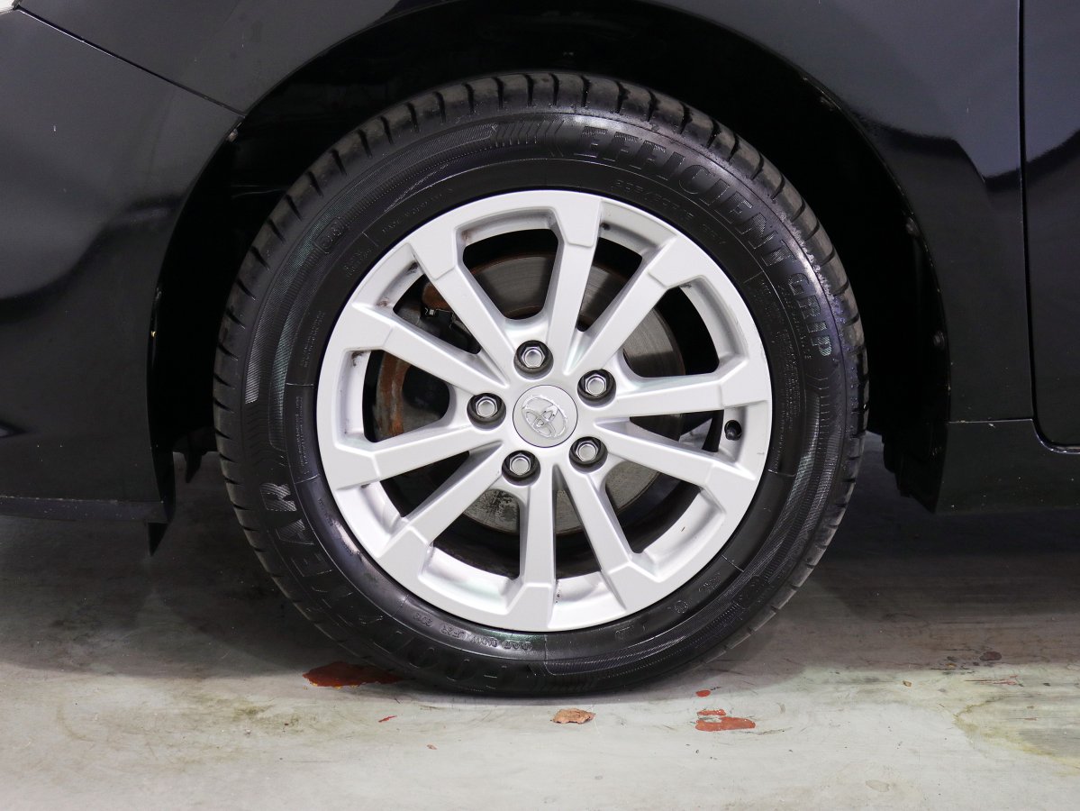 Foto Toyota Verso 27