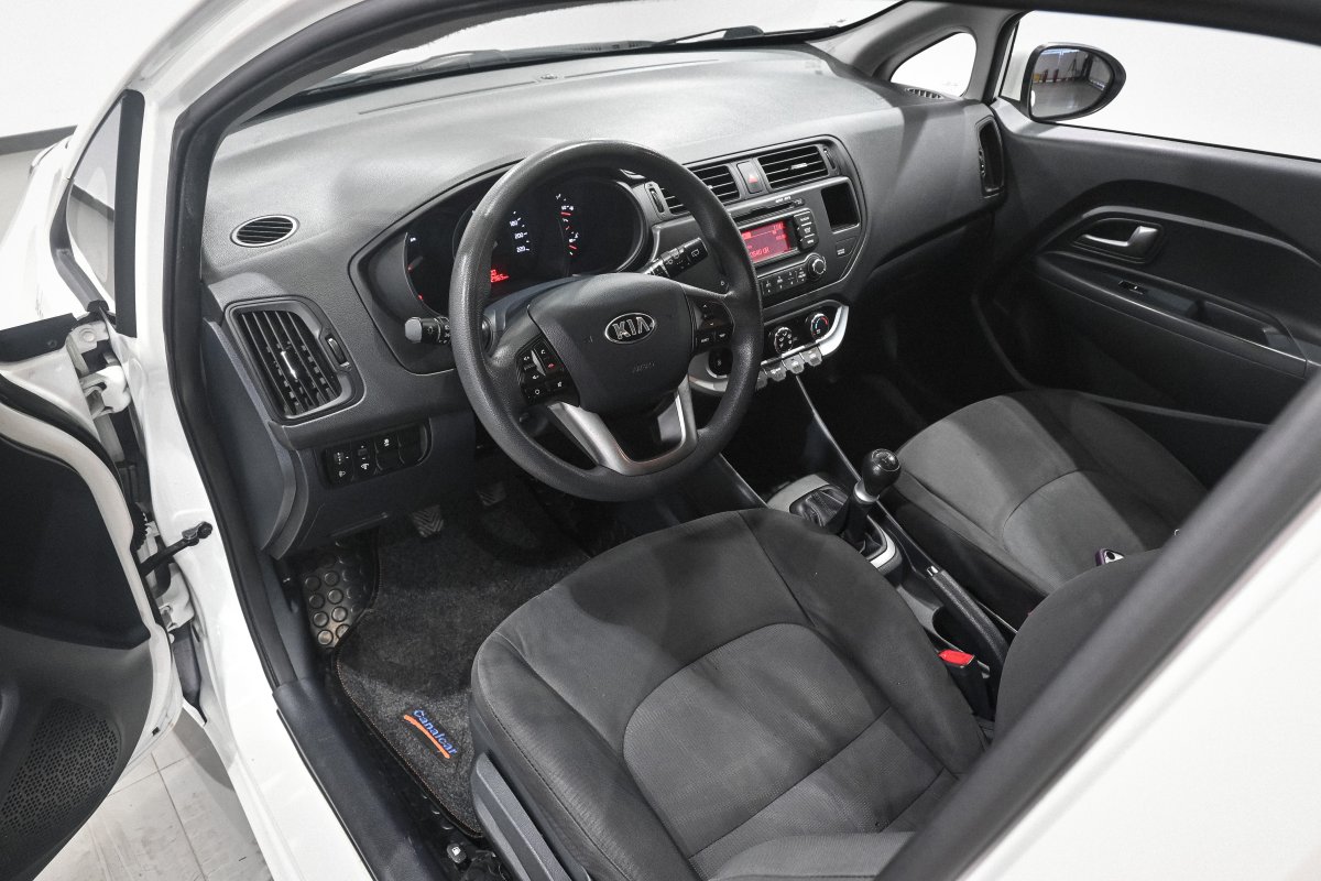 Foto Kia Rio 9