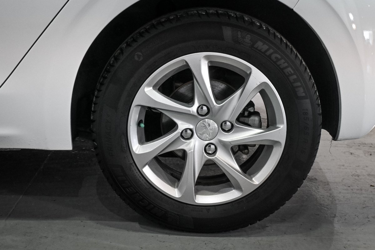 Foto Peugeot 208 33