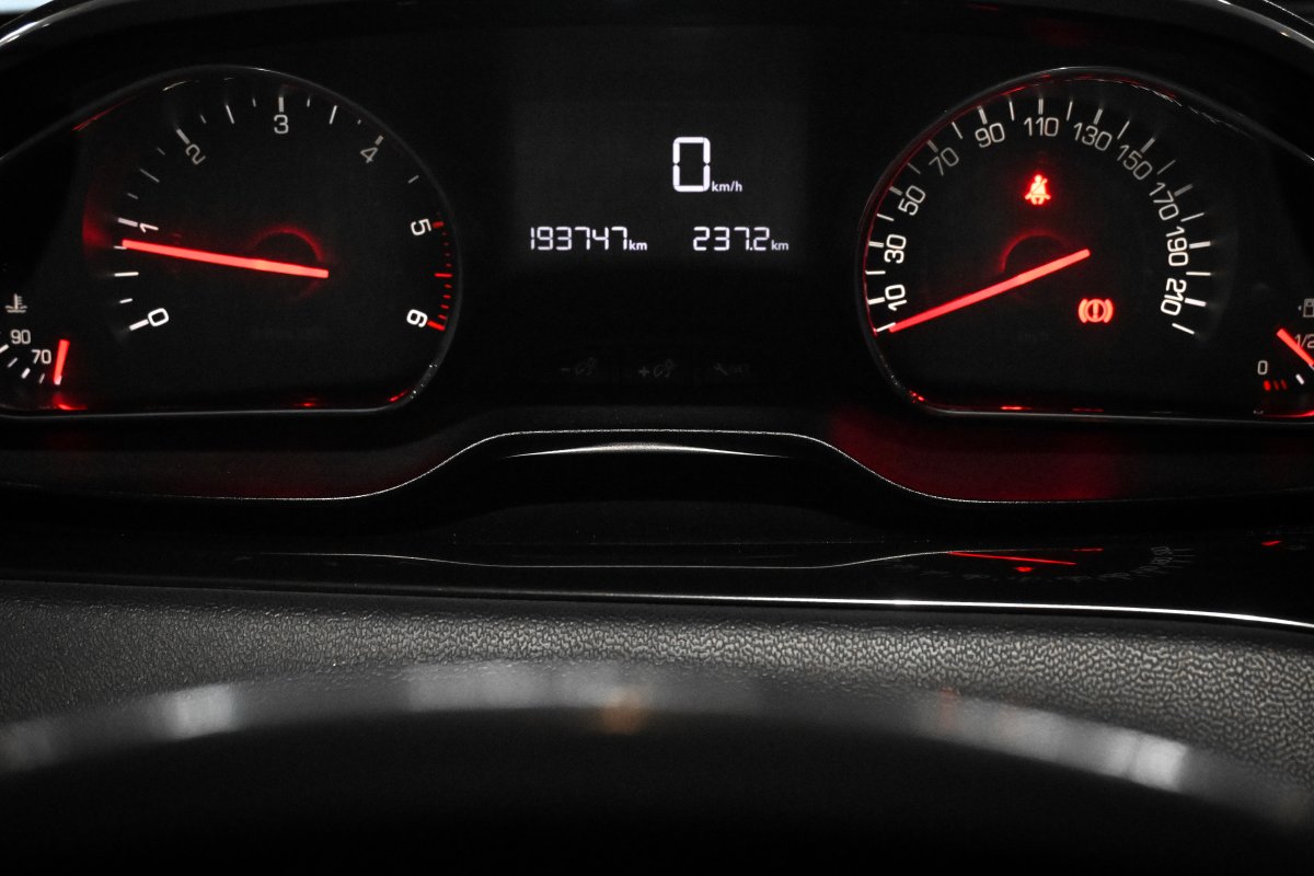 Foto Peugeot 208 13