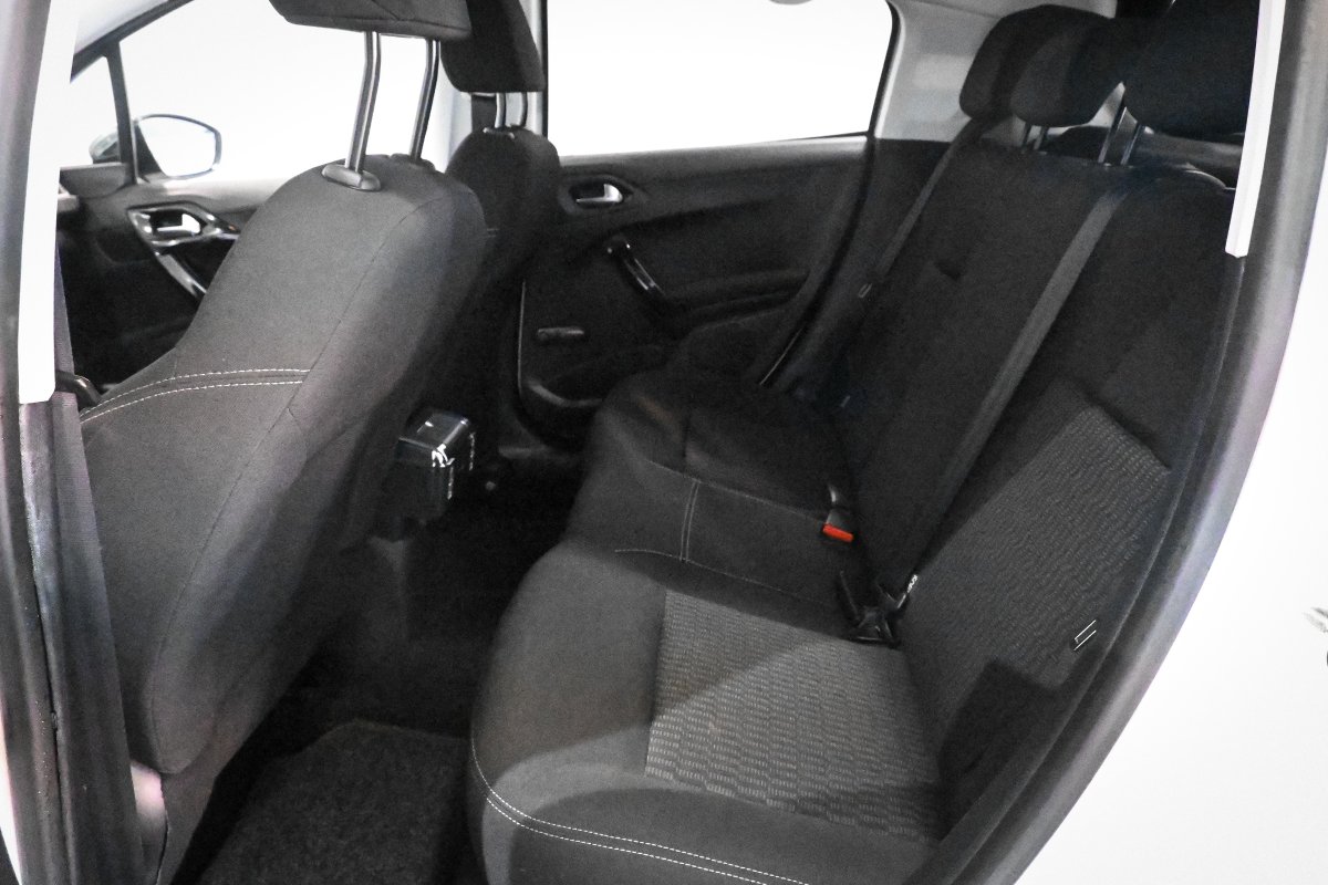 Foto Peugeot 208 12