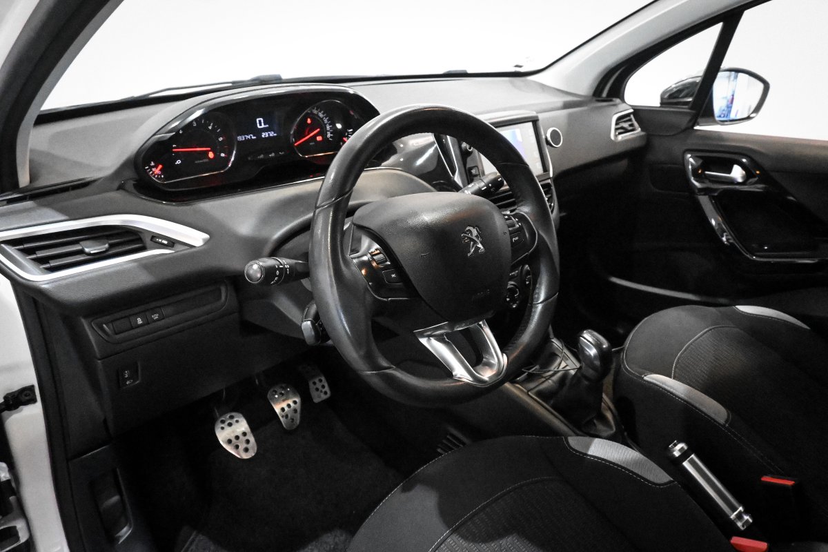 Foto Peugeot 208 10