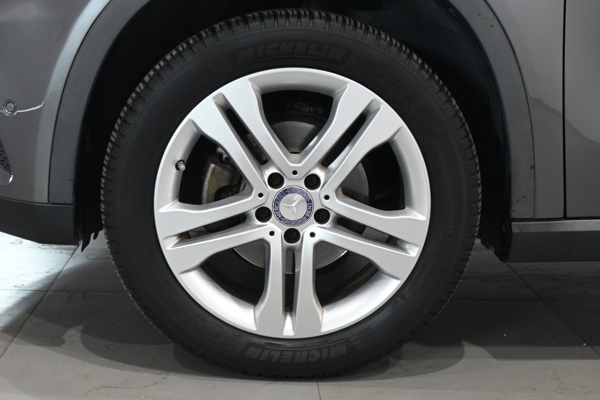 Foto Mercedes-Benz GLA 30