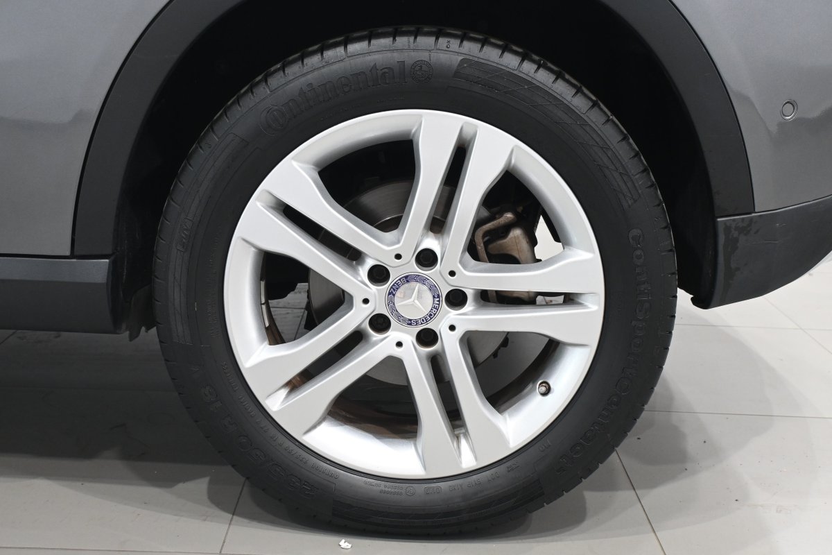 Foto Mercedes-Benz GLA 29
