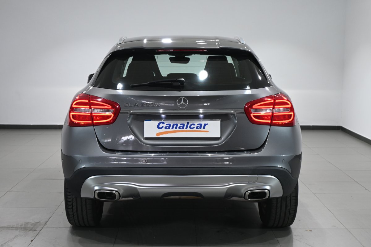 Foto Mercedes-Benz GLA 5