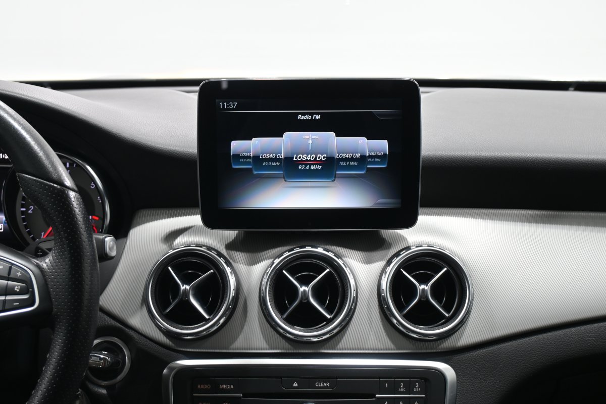 Foto Mercedes-Benz GLA 14