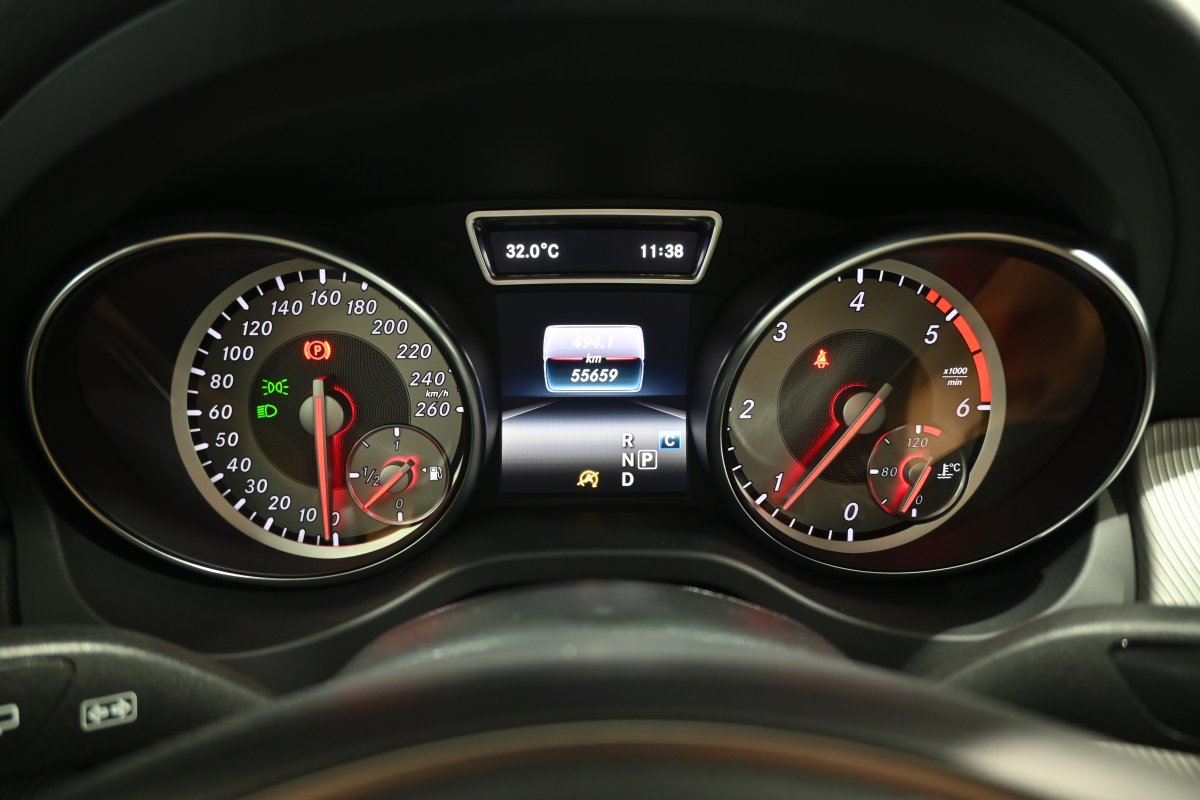 Foto Mercedes-Benz GLA 13