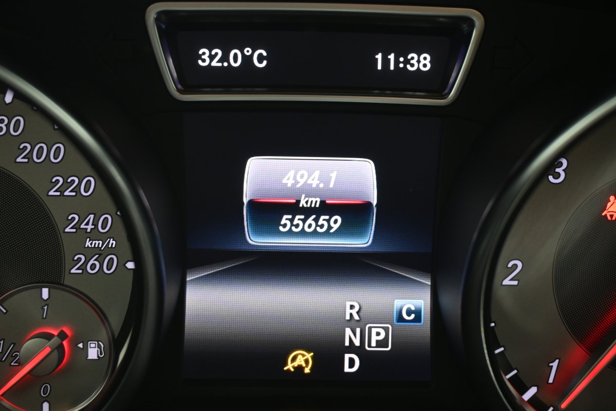 Foto Mercedes-Benz GLA 12