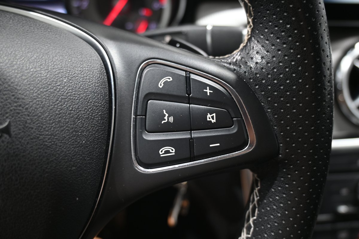 Foto Mercedes-Benz GLA 23