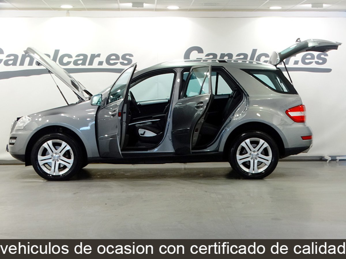 Foto Mercedes-Benz ML 300 11