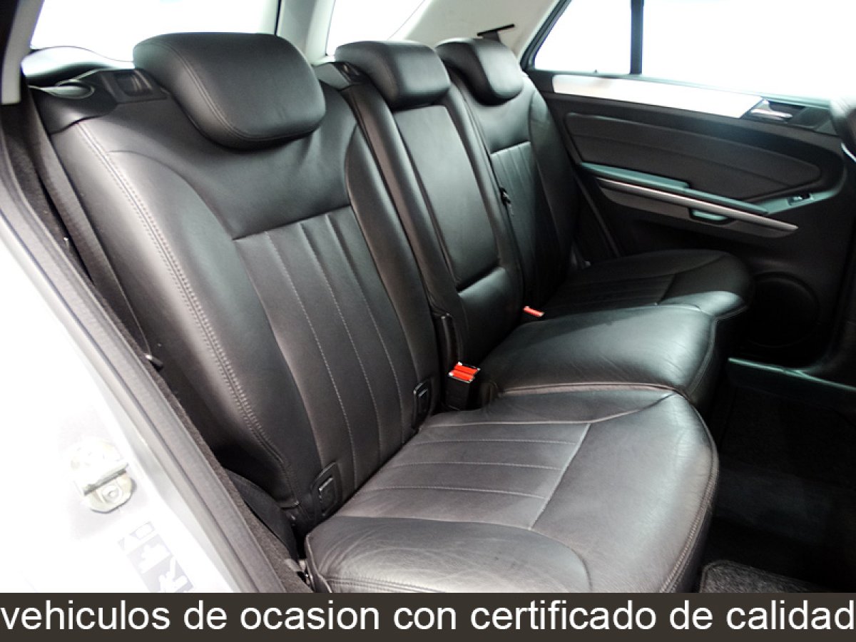 Foto Mercedes-Benz ML 300 21