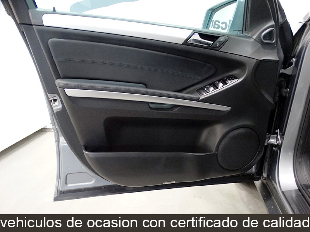Foto Mercedes-Benz ML 300 23