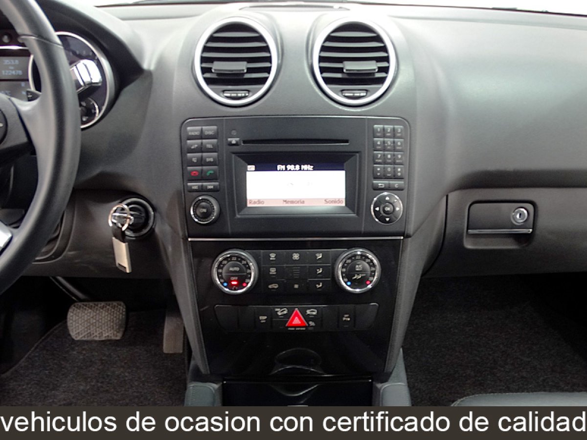 Foto Mercedes-Benz ML 300 25