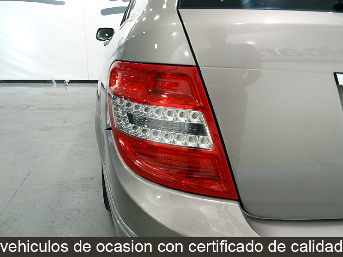 Foto Mercedes-Benz C 200 14