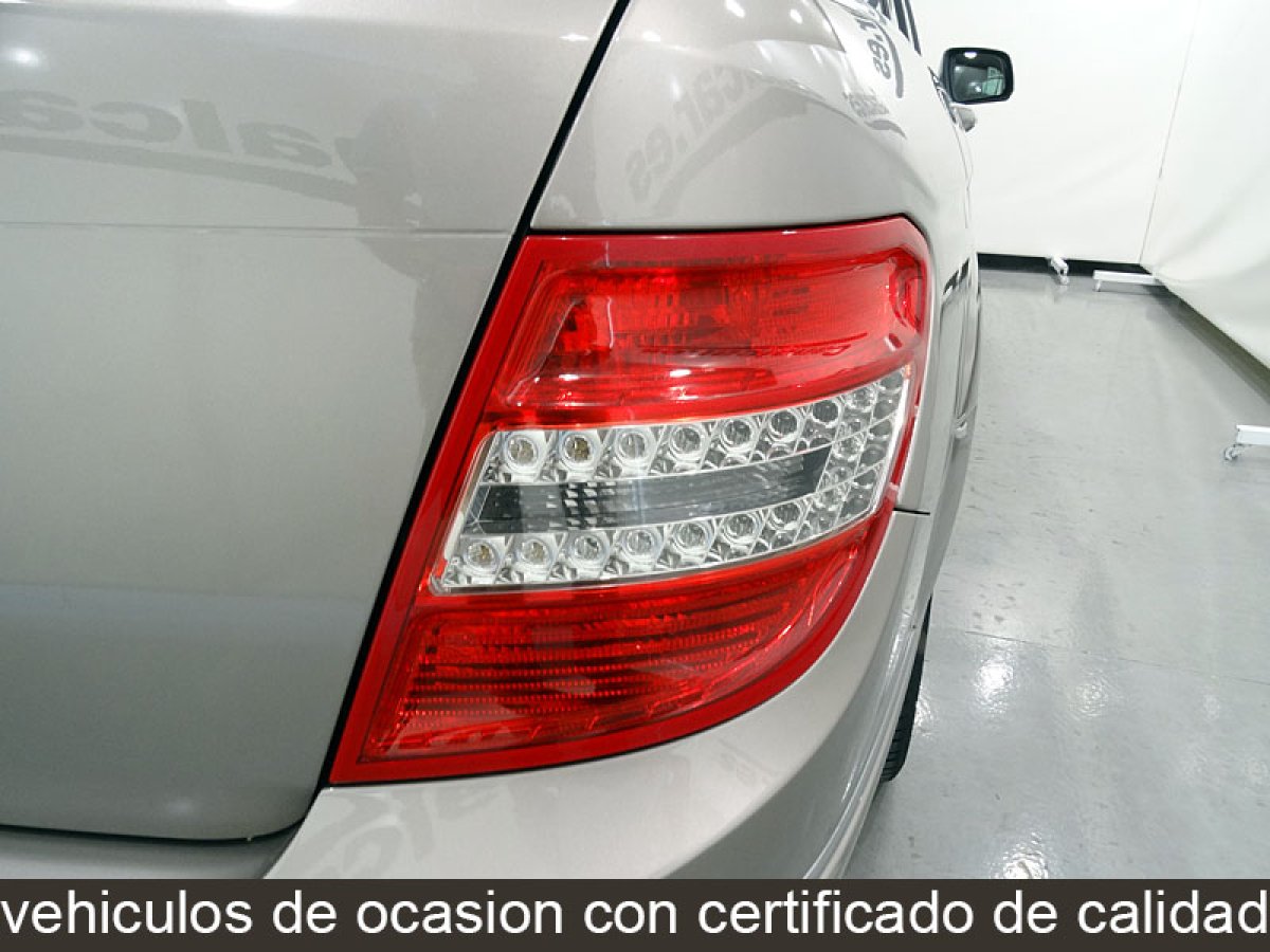 Foto Mercedes-Benz C 200 15