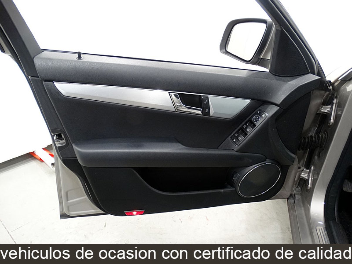 Foto Mercedes-Benz C 200 21