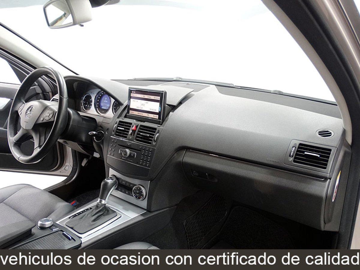 Foto Mercedes-Benz C 200 22