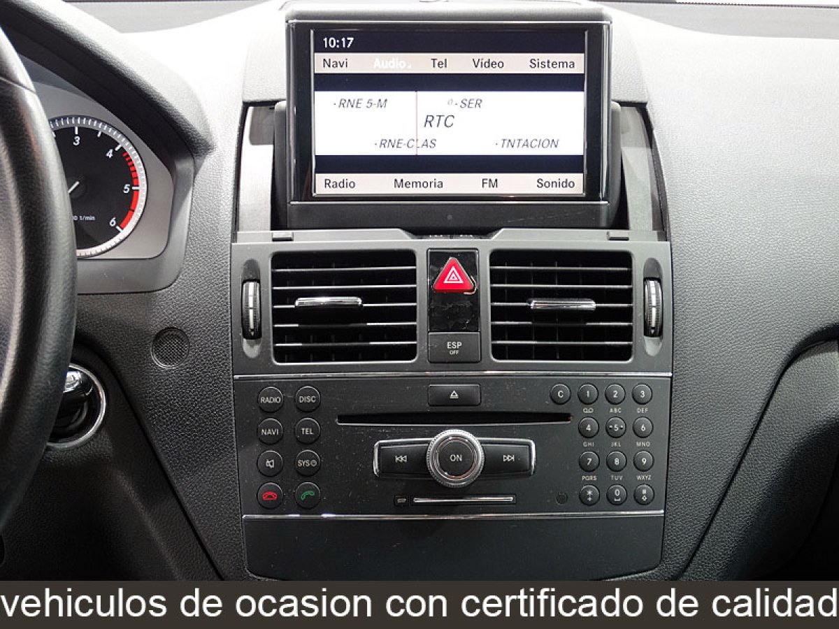 Foto Mercedes-Benz C 200 23