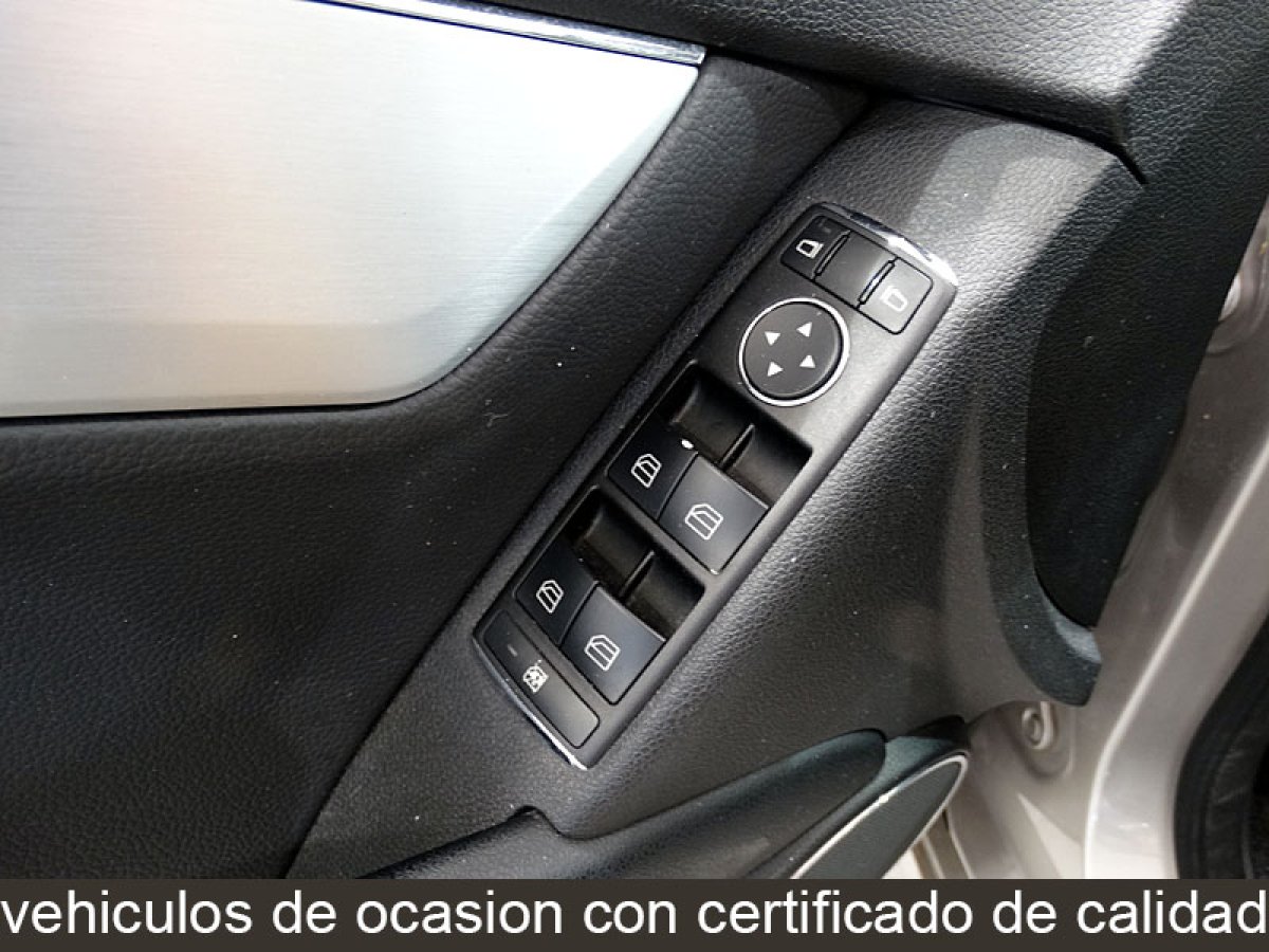 Foto Mercedes-Benz C 200 26