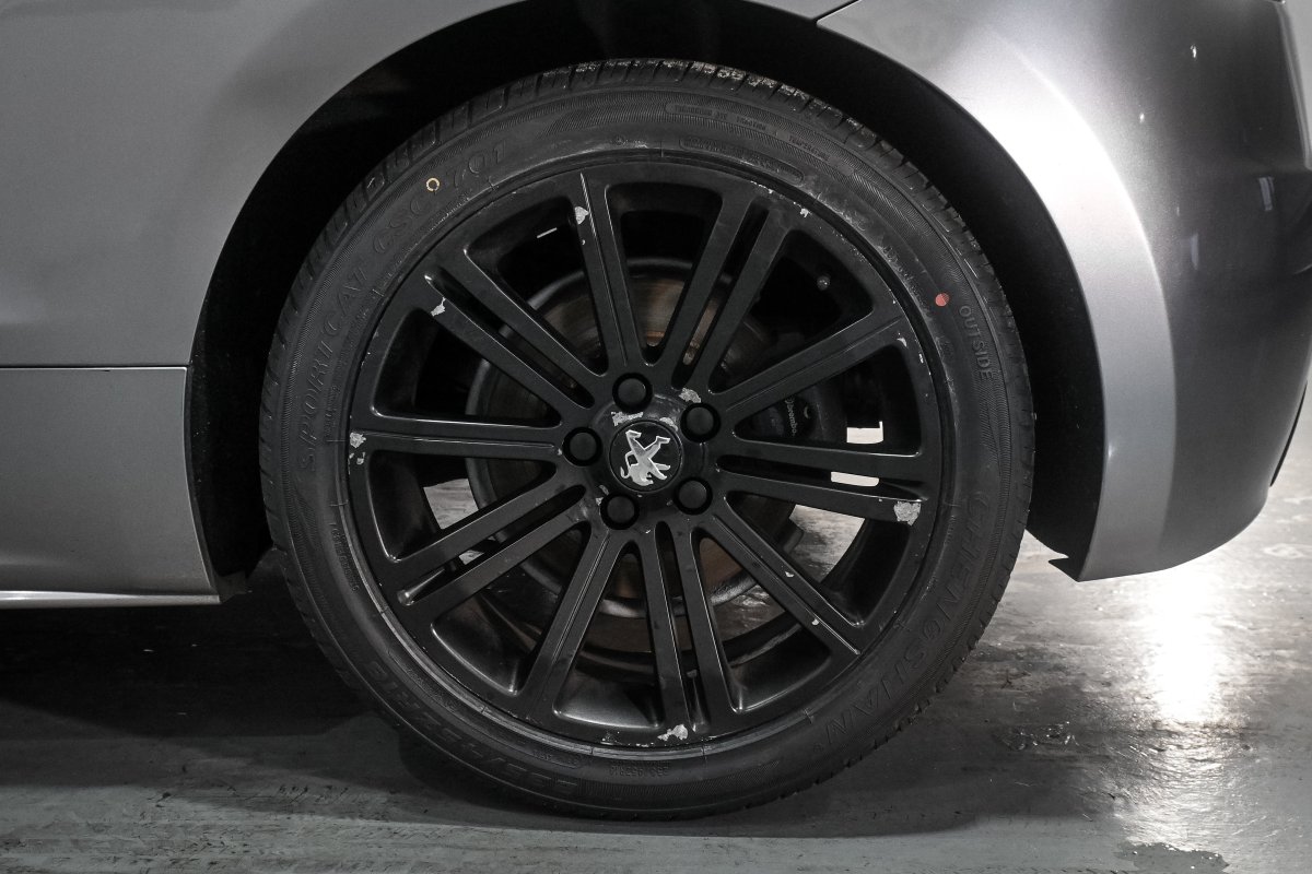 Foto Peugeot RCZ 33