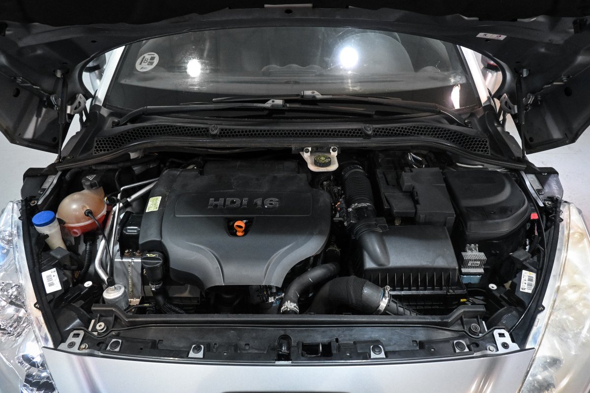 Foto Peugeot RCZ 8
