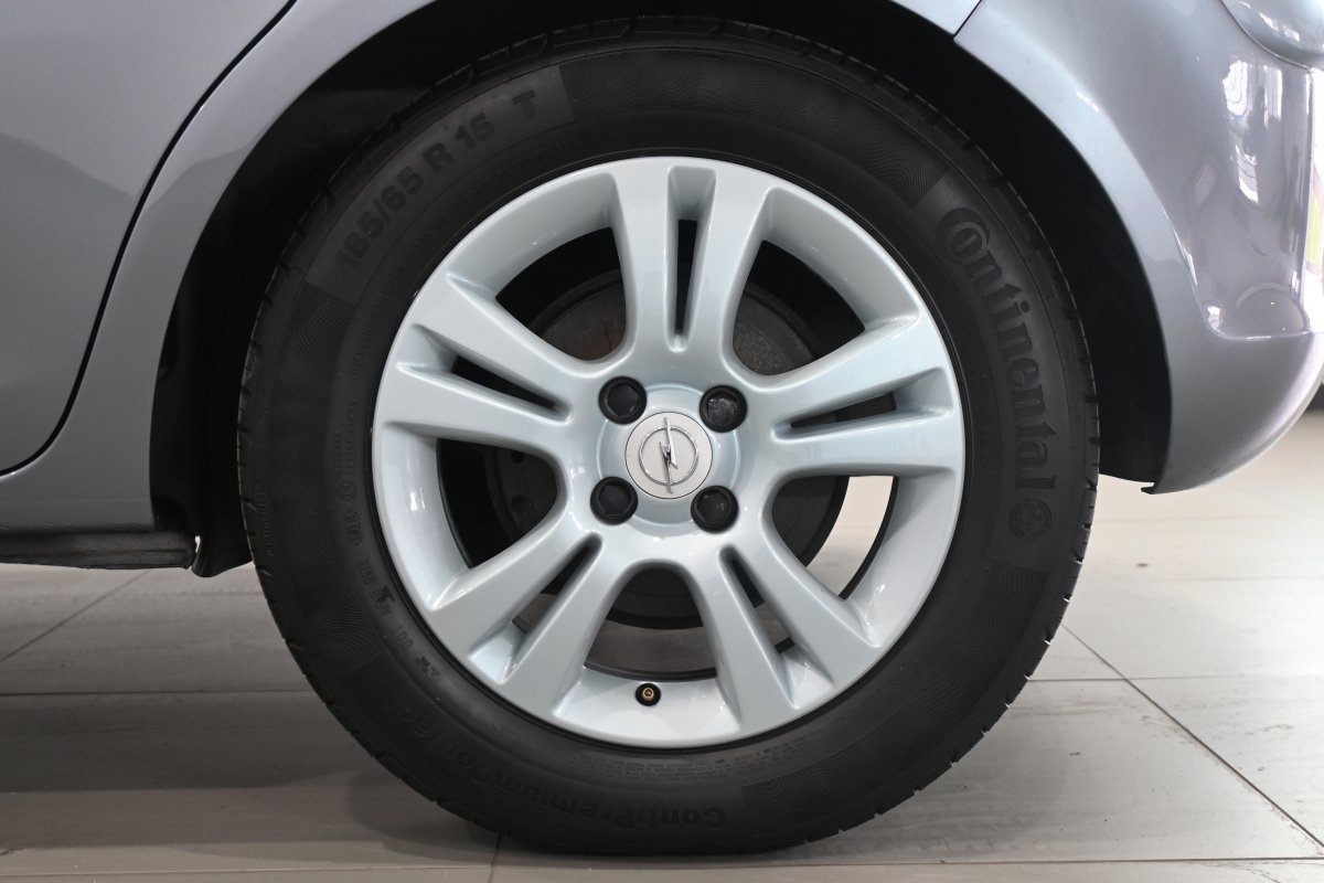 Foto Opel Corsa 24