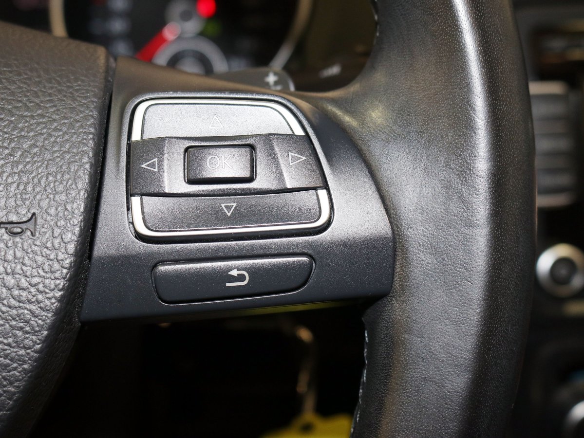 Foto Volkswagen Golf 31