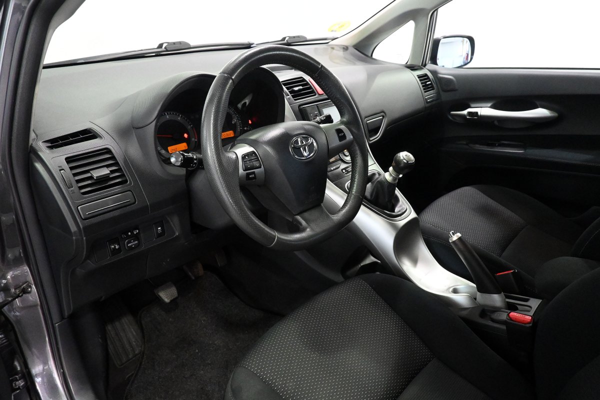 Foto Toyota Auris 9
