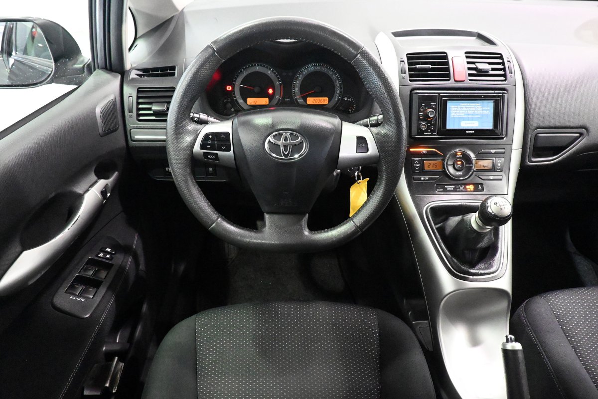 Foto Toyota Auris 13