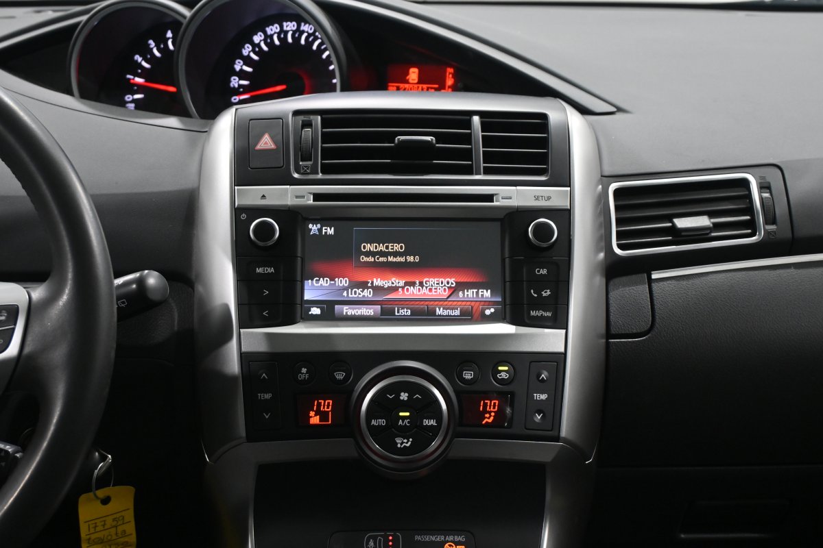 Foto Toyota Verso 15