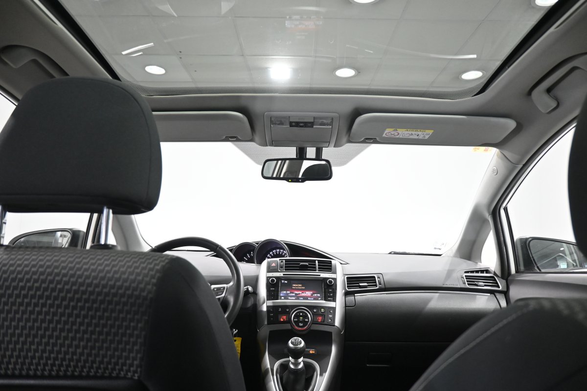 Foto Toyota Verso 26
