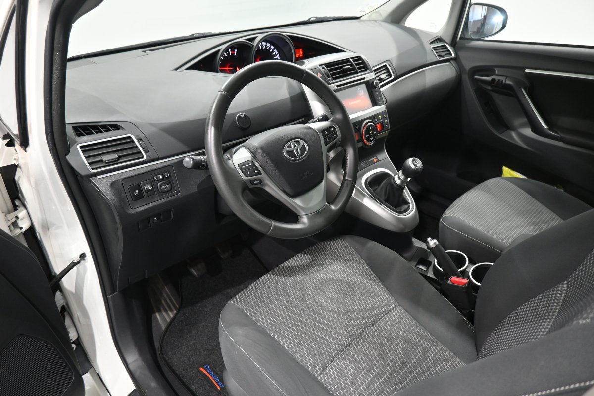 Foto Toyota Verso 9