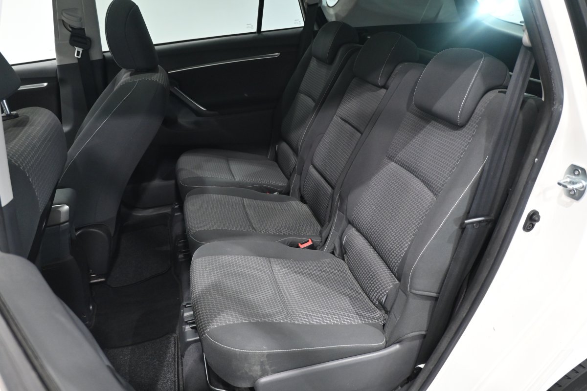 Foto Toyota Verso 11