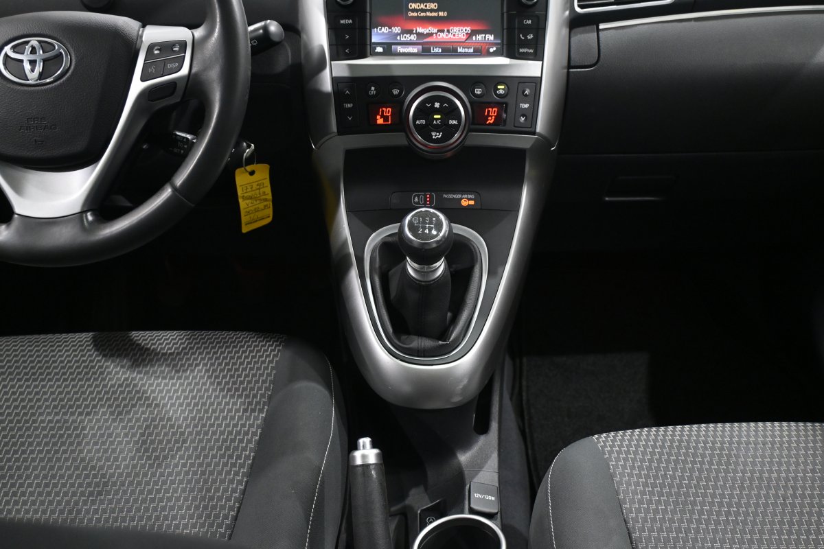 Foto Toyota Verso 19