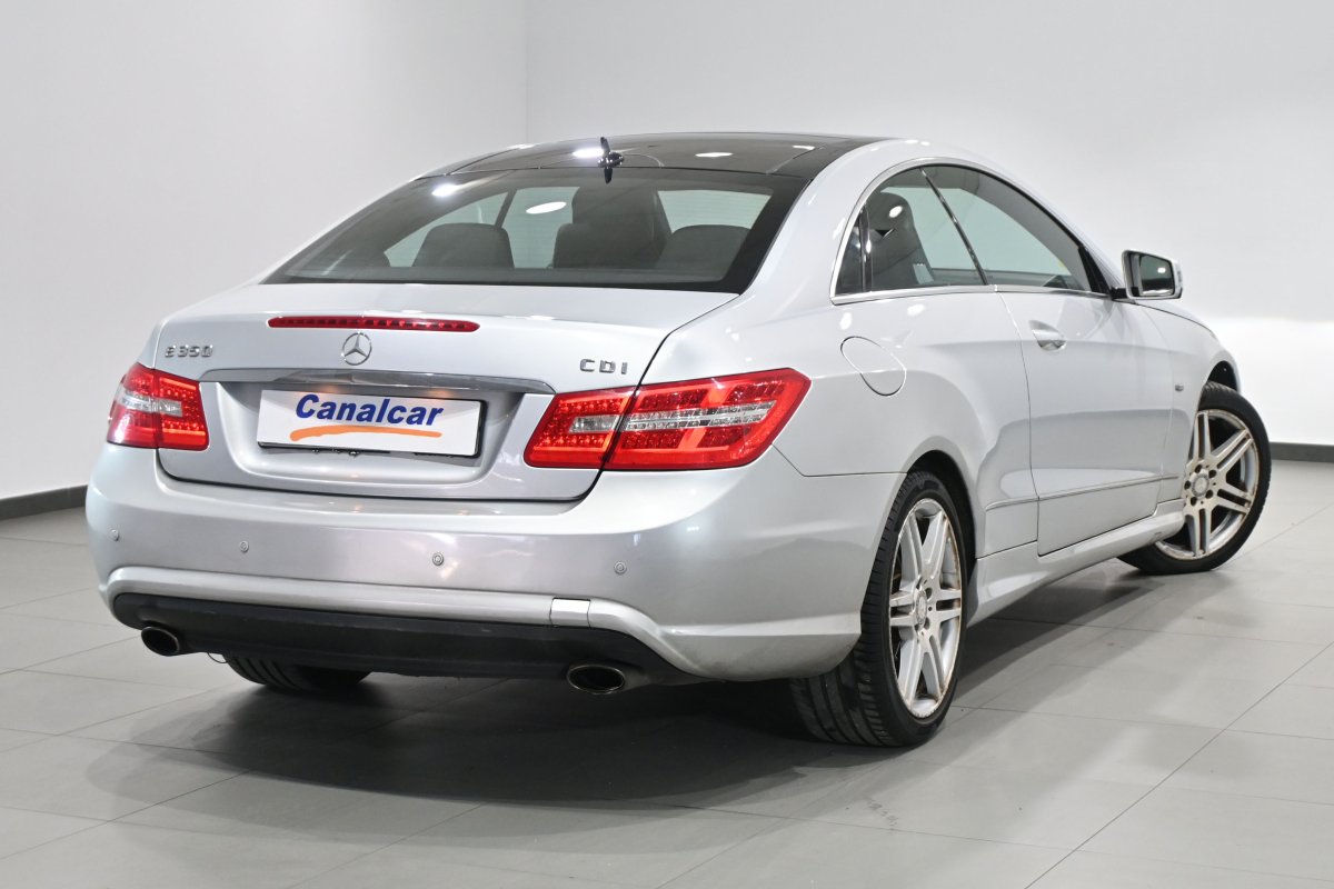 Foto Mercedes-Benz E 4