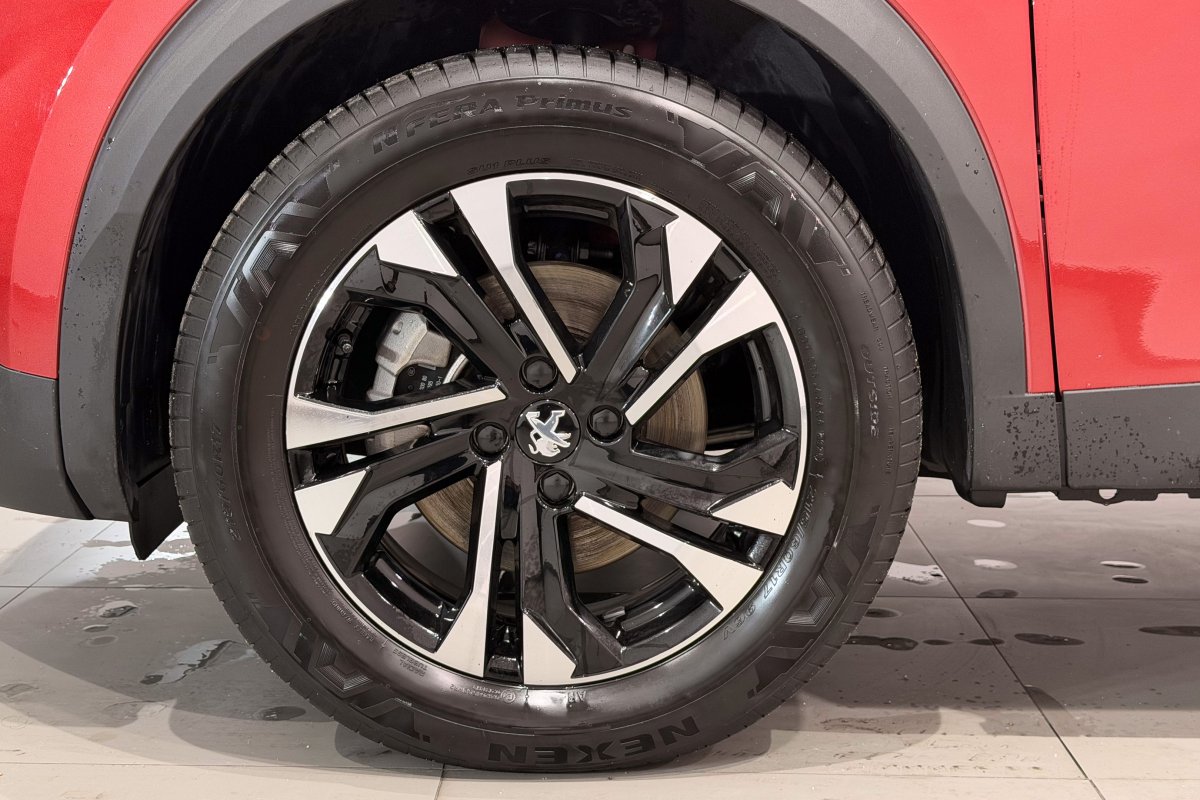 Foto Peugeot e-2008 26