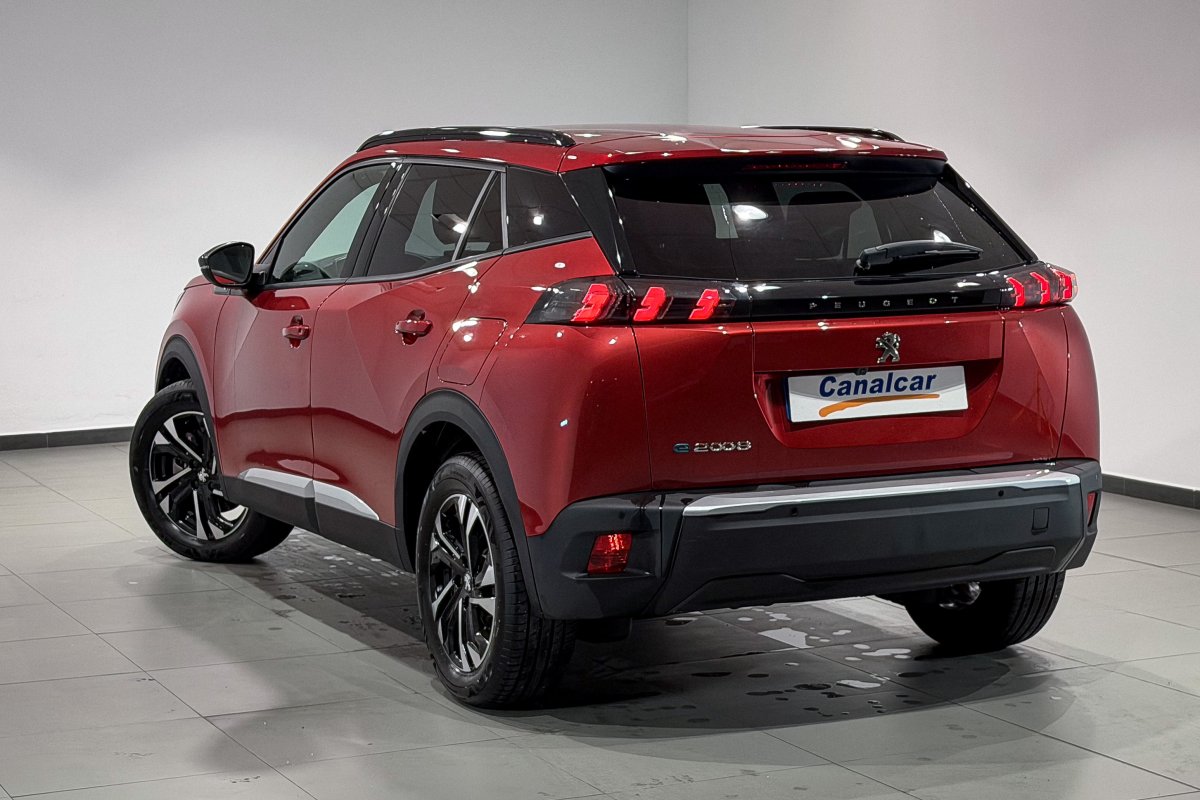 Foto Peugeot e-2008 5