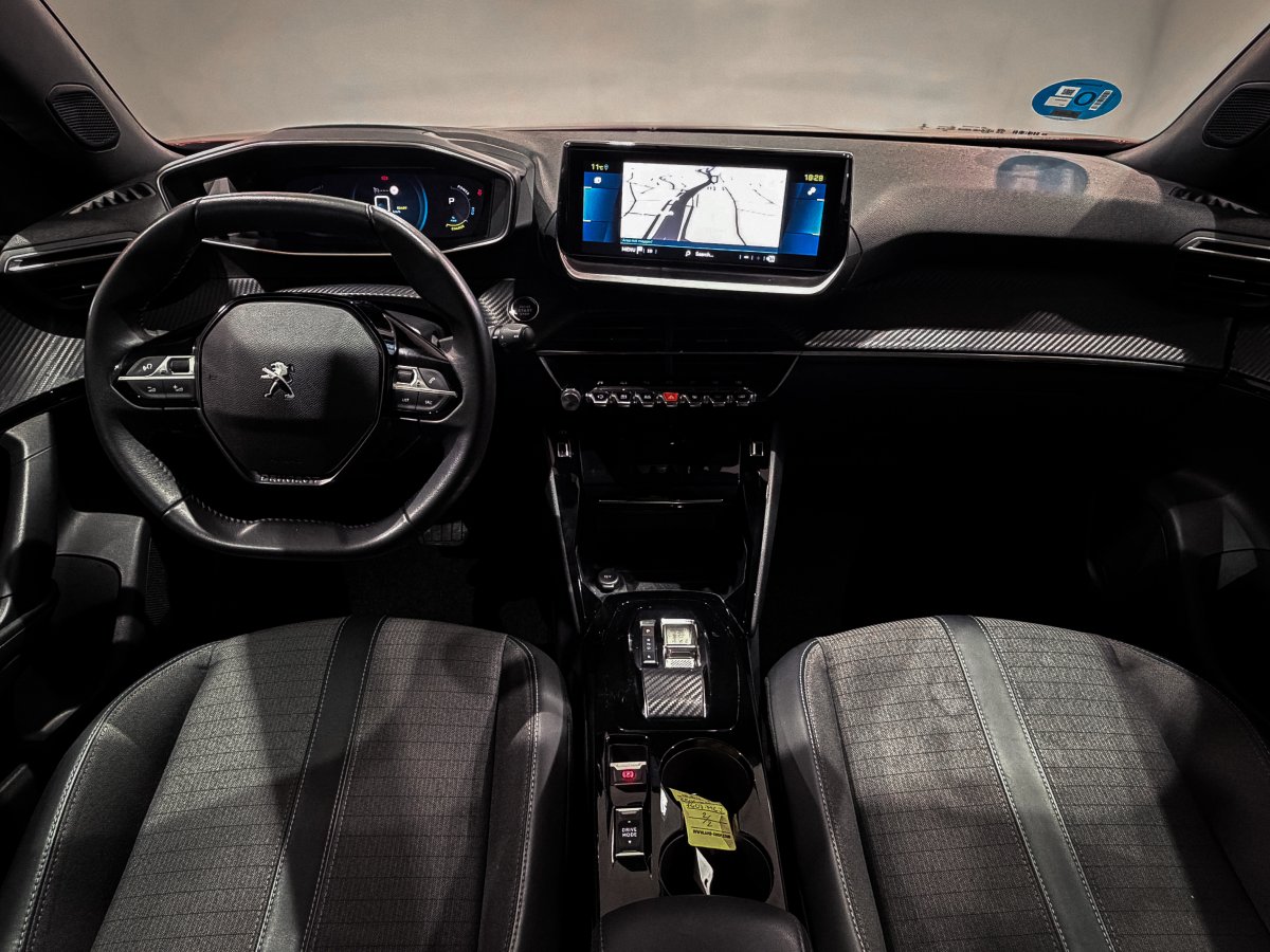 Foto Peugeot e-2008 16