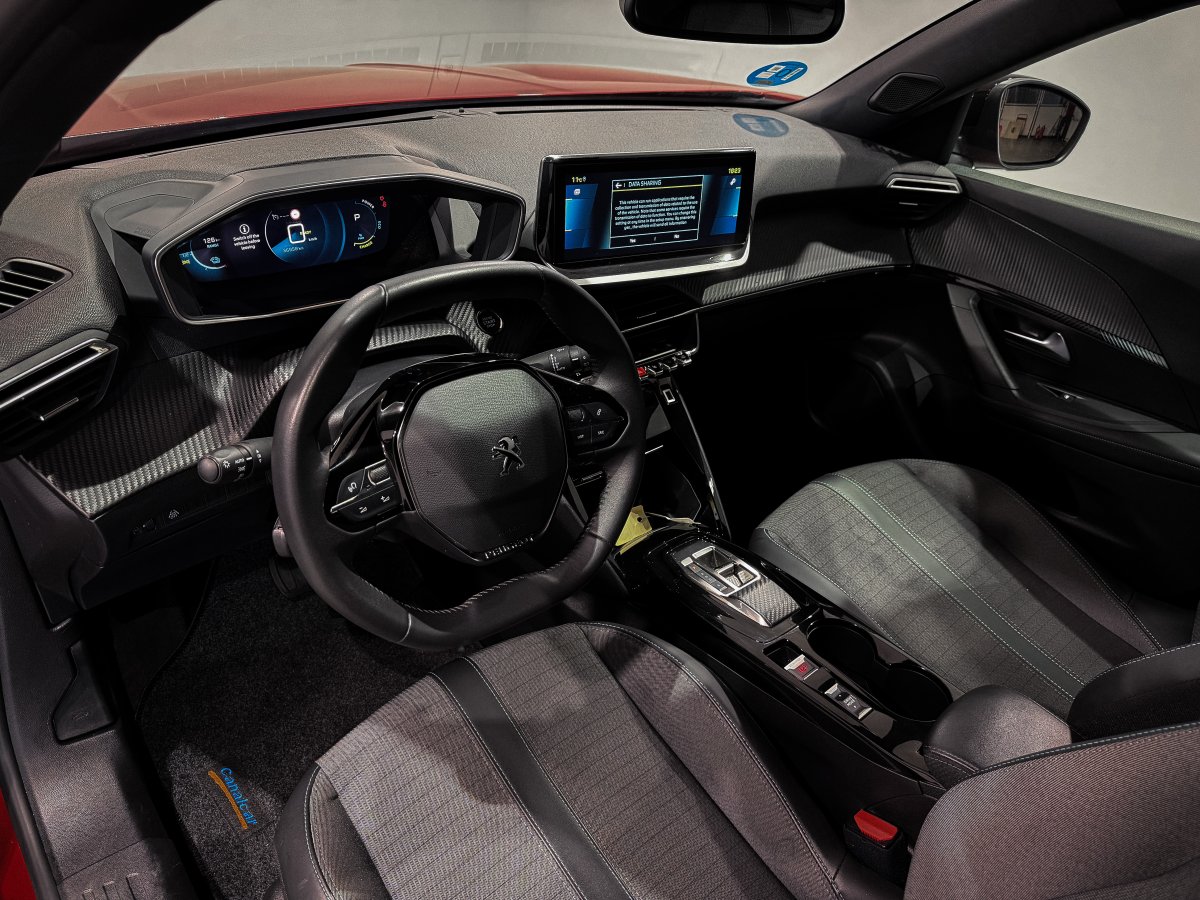 Foto Peugeot e-2008 8