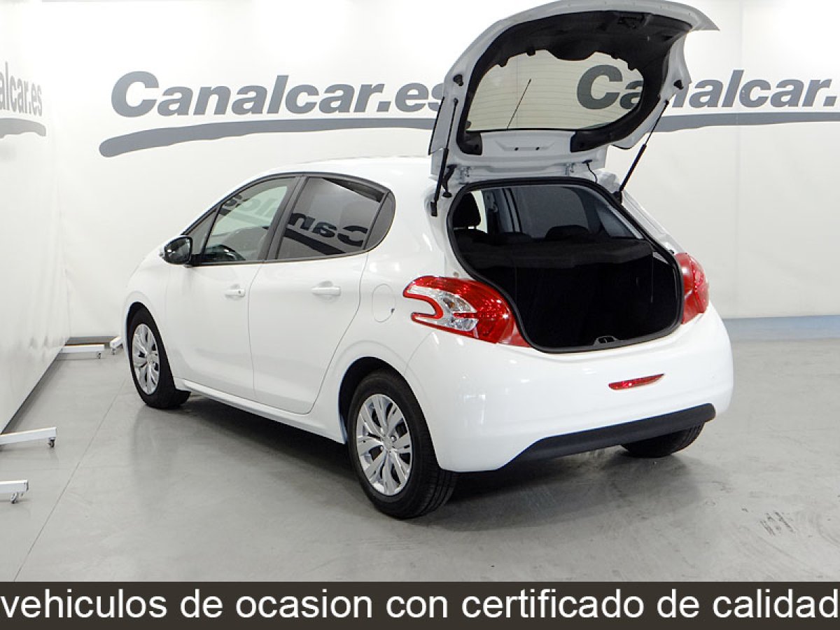 Foto Peugeot 208 8