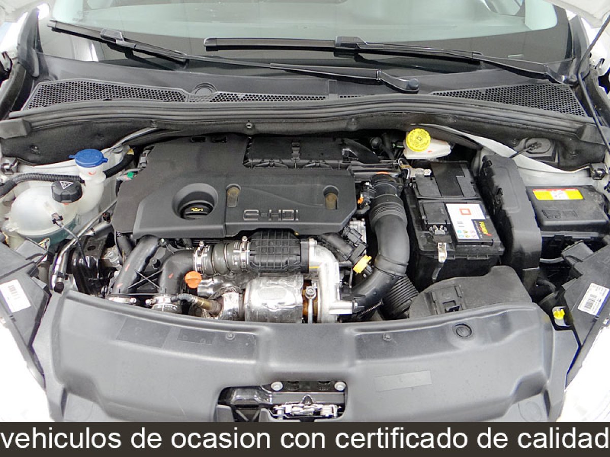 Foto Peugeot 208 12