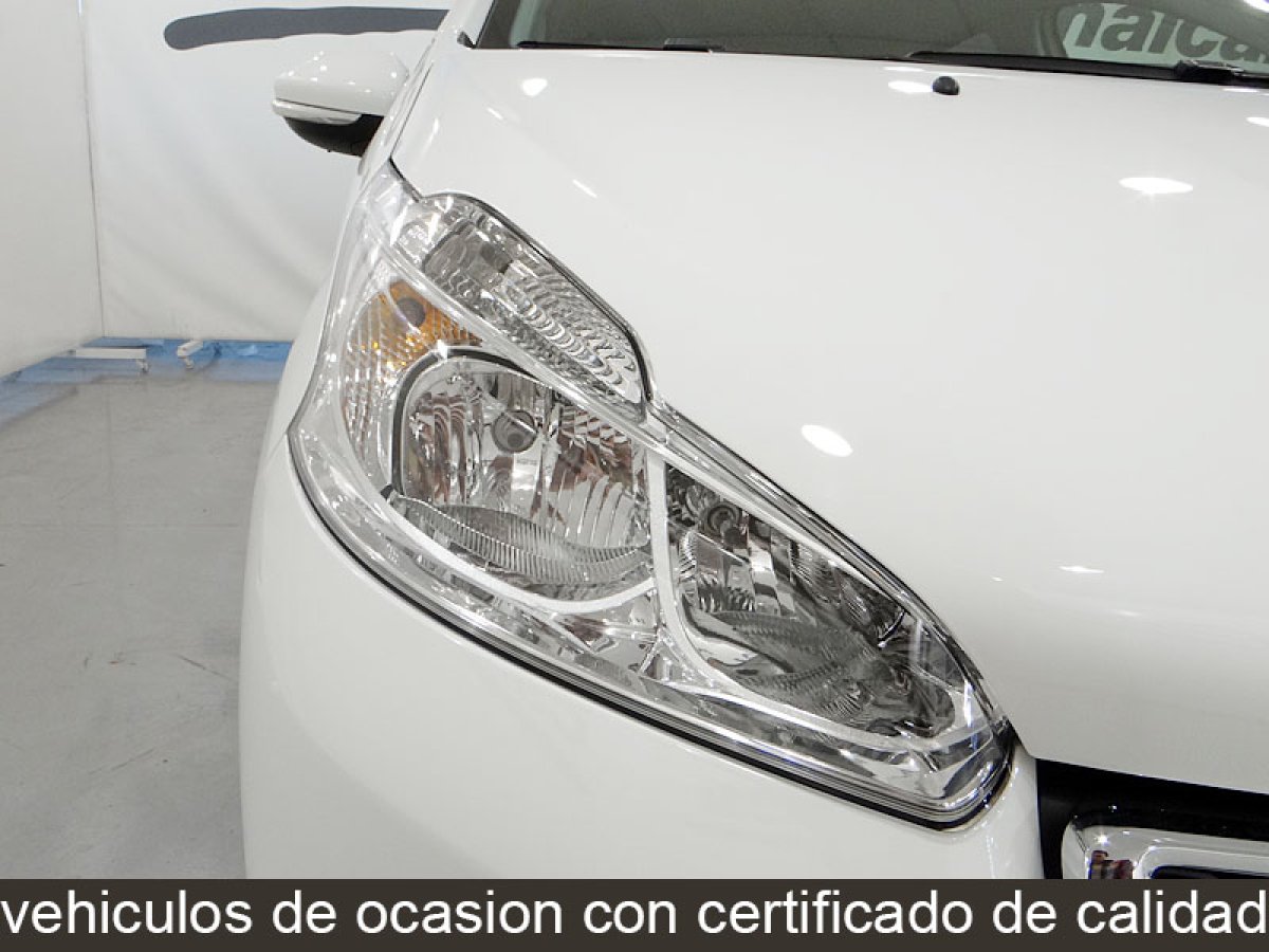 Foto Peugeot 208 18