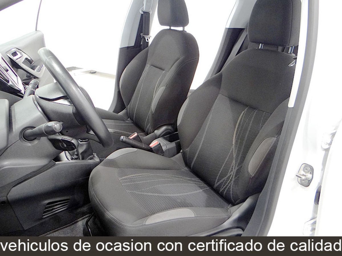 Foto Peugeot 208 21