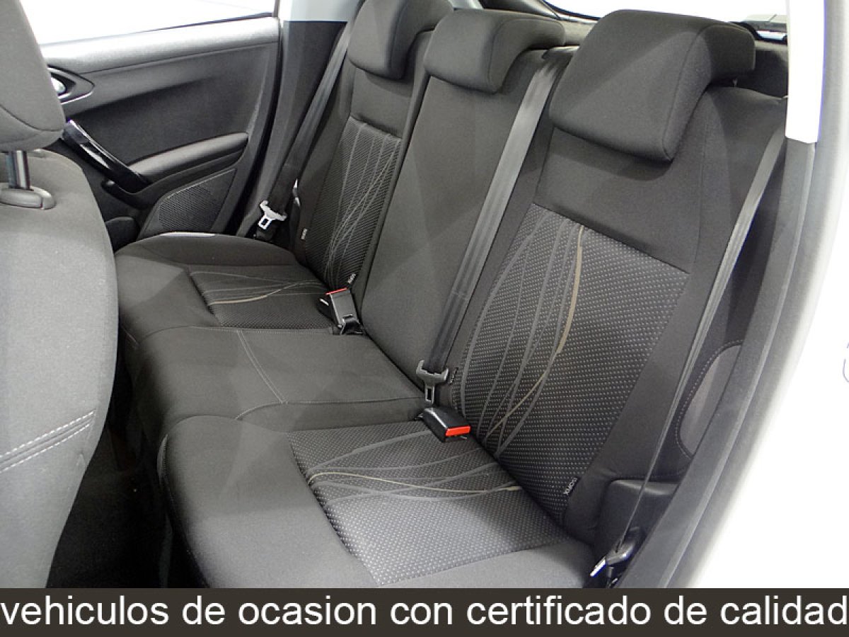Foto Peugeot 208 24