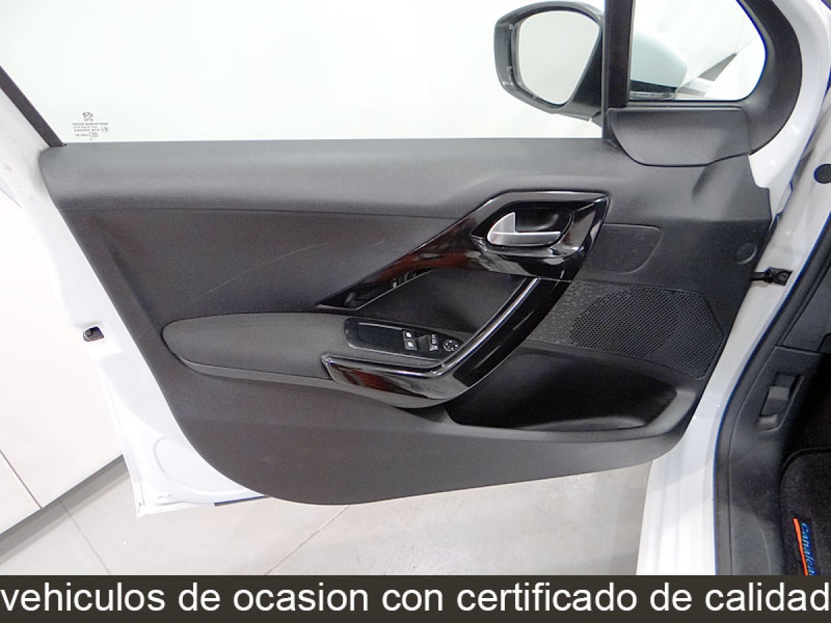 Foto Peugeot 208 25